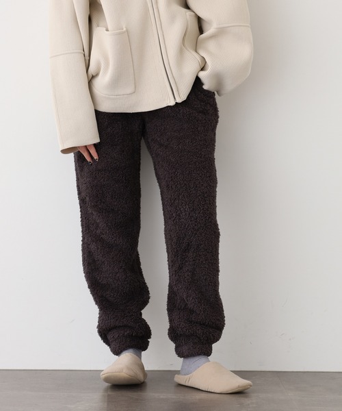 OMNES(オムネス)の「あったかふわシャギーパンツ(その他パンツ・レディース・ネイビー/チャコール・L/M)」の5枚目の写真