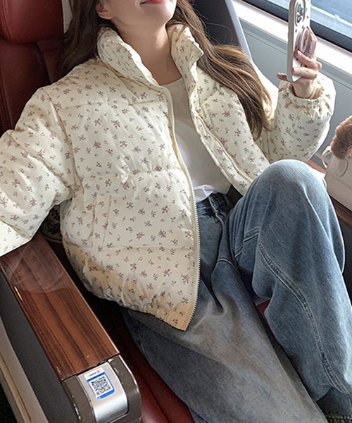 HALEY PESCA（ヘーリーペスカ）の「HALEY PESCA/フラワープリント　中綿ダウンジャケット（ダウンジャケット/コート・レディース・オフホワイト/グレー・FREE）」の3枚目の写真