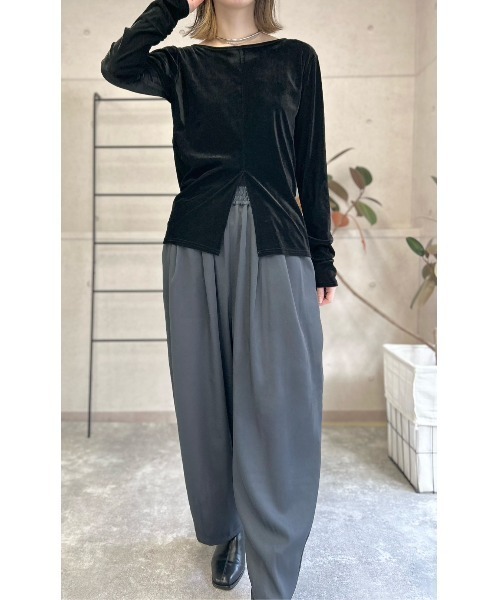 amini(アミニ)の「前後2wayベロアシアープルオーバー(Tシャツ/カットソー・レディース・ブラック/グレイッシュベージュ/ブラウン・MEDIUM)」の2枚目の写真