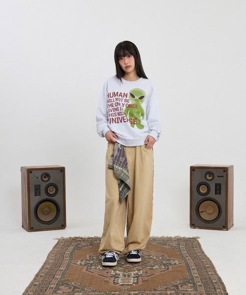 HOODHOOD(フッドフッド)の「【UNISEX】HOODHOOD/Ailen スローガンプルオーバー(Tシャツ/カットソー・レディース・ライトグレー/ブラック・LARGE/MEDIUM)」の3枚目の写真