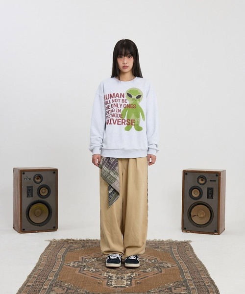 HOODHOOD(フッドフッド)の「【UNISEX】HOODHOOD/Ailen スローガンプルオーバー(Tシャツ/カットソー・レディース・ライトグレー/ブラック・LARGE/MEDIUM)」の4枚目の写真