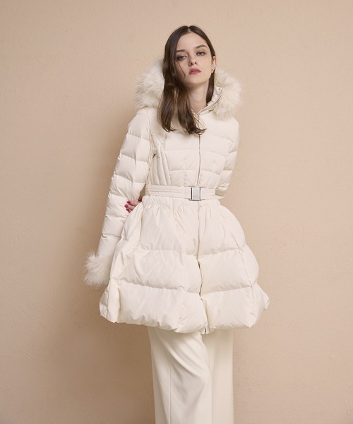 EIMY ISTOIRE（エイミーイストワール）の「EIMY DOWN DRESS 2025（ダウンジャケット/コート・レディース・ホワイト/ブラック・36/38）」の4枚目の写真