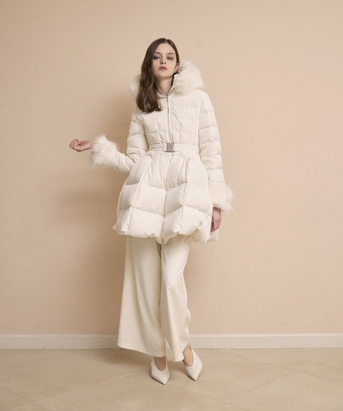 EIMY ISTOIRE（エイミーイストワール）の「EIMY DOWN DRESS 2025（ダウンジャケット/コート・レディース・ホワイト/ブラック・36/38）」の5枚目の写真