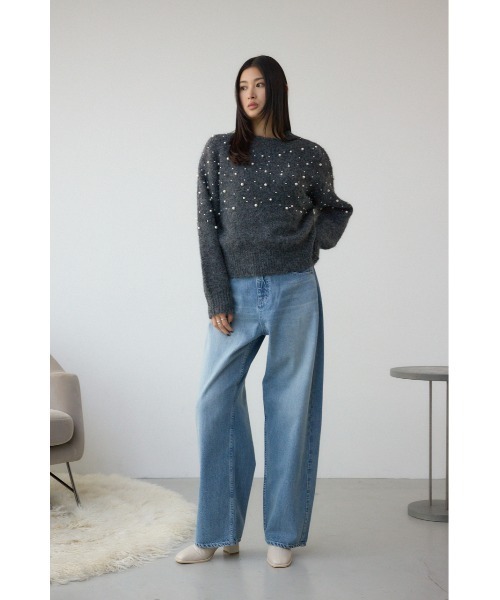 AZUL by moussy（アズールバイマウジー）の「【WEB限定】L/B ライトオンスカーブデニム ショート丈（デニムパンツ・レディース・ライトブルー・23inch/24inch）」の4枚目の写真