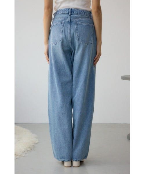AZUL by moussy（アズールバイマウジー）の「【WEB限定】L/B ライトオンスカーブデニム ショート丈（デニムパンツ・レディース・ライトブルー・23inch/24inch）」の7枚目の写真