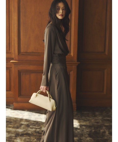 パウダーサテンドレープトップス（シャツ/ブラウス）｜anuans（ア