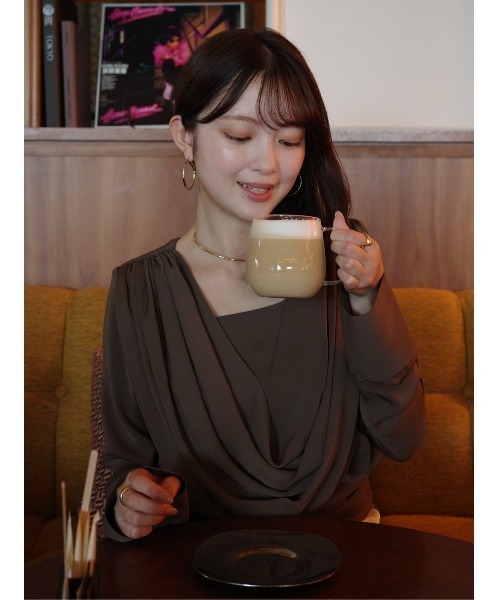 パウダーサテンドレープトップス（シャツ/ブラウス）｜anuans（ア