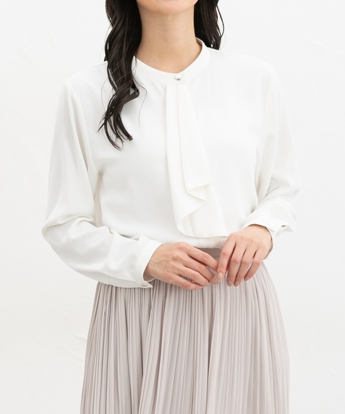 Honeys(ハニーズ)の「ボウタイブラウス(シャツ/ブラウス・レディース・ネイビー/ホワイト/ライトグレー/イエロー系その他/ピンク系その他・3L/L/LL/M/S)」の2枚目の写真