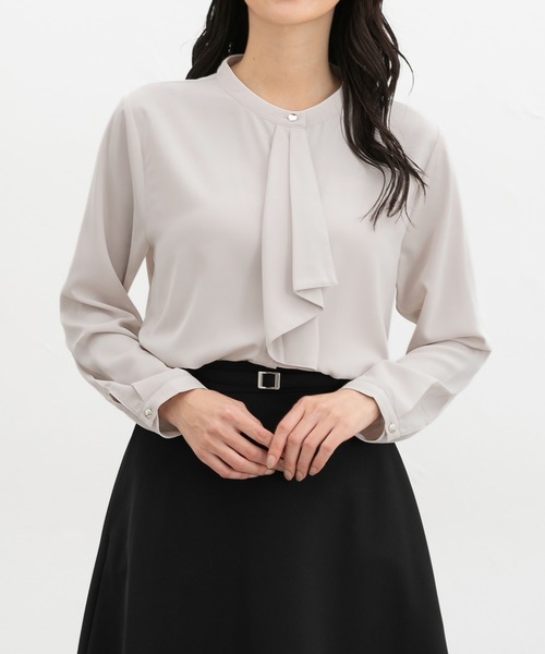 Honeys(ハニーズ)の「ボウタイブラウス(シャツ/ブラウス・レディース・ネイビー/ホワイト/ライトグレー/イエロー系その他/ピンク系その他・3L/L/LL/M/S)」の3枚目の写真