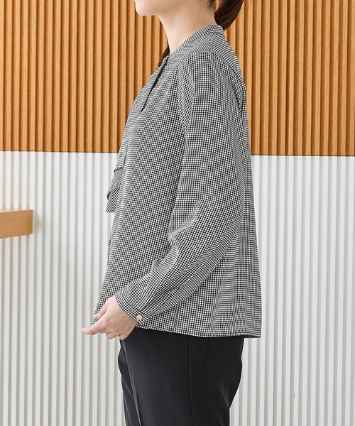 Honeys(ハニーズ)の「ボウタイブラウス(シャツ/ブラウス・レディース・ネイビー/ホワイト/ライトグレー/イエロー系その他/ピンク系その他・3L/L/LL/M/S)」の7枚目の写真
