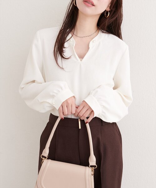 natural couture（ナチュラルクチュール）の「２WAYリボンタイブラウス（シャツ/ブラウス・レディース・グレイッシュベージュ/オフホワイト/グレー/ネイビー・FREE）」の5枚目の写真