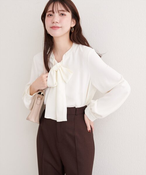 natural couture（ナチュラルクチュール）の「２WAYリボンタイブラウス（シャツ/ブラウス・レディース・グレイッシュベージュ/オフホワイト/グレー/ネイビー・FREE）」の7枚目の写真