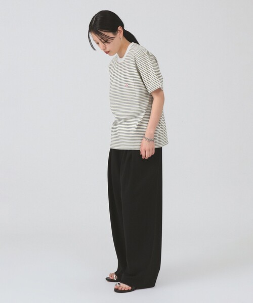 Ray BEAMS（レイビームス）の「DANTON / ストライプ ポケット Tシャツ    26SS 洗濯可 ロゴ ボーダー ドロップショルダー リラックス メンズライク ダントン レジャー（Tシャツ/カットソー・レディース・チャコールグレー/ブラウン/ホワイト・MEDIUM/SMALL）」の5枚目の写真
