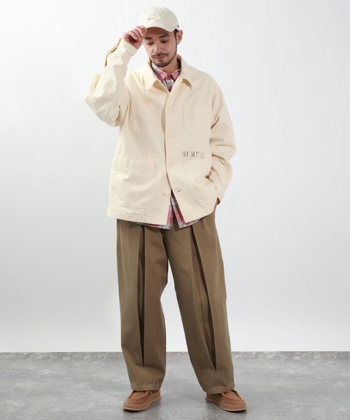 BAYFLOW(ベイフロー)の「レタリングカバーオール(カバーオール・メンズ・オフホワイト/カーキ・MEDIUM/LARGE)」の3枚目の写真