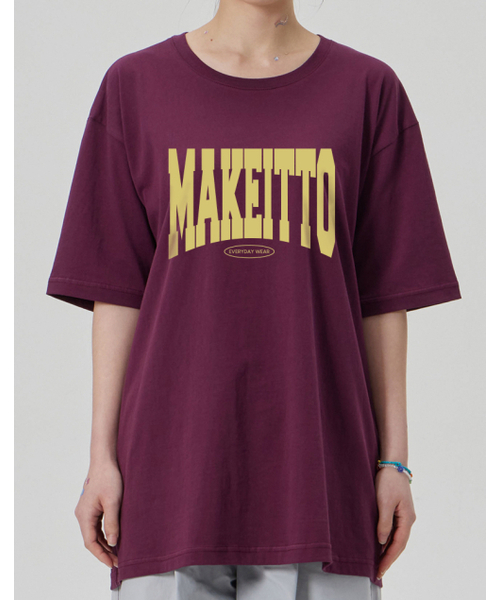 MAKEITTO（メイキット）の「[NAME LOGO] CREW NECK TEE_WINE（Tシャツ/カットソー・メンズ・その他・MEDIUM/LARGE/X-LARGE/XX-LARGE）」の3枚目の写真