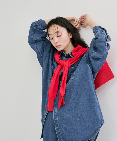 LE CERCLE par rope'(ルセルクルパーロペ)の「刺繍入りデニムシャツ/セットアップ対応(シャツ/ブラウス・レディース・ブルー系その他4/ブルー系その他・FREE)」の8枚目の写真