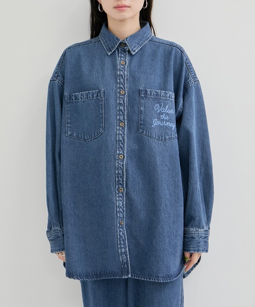 LE CERCLE par rope'(ルセルクルパーロペ)の「刺繍入りデニムシャツ/セットアップ対応(シャツ/ブラウス・レディース・ブルー系その他4/ブルー系その他・FREE)」の11枚目の写真