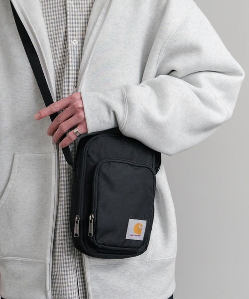 Carhartt(カーハート)の「Carhartt カーハート Crossbody Zip Bag 縦型クロスボディバッグ/ワンポイントロゴ斜め掛けショルダーバッグ(ショルダーバッグ・メンズ・ブラック/ブラウン/オリーブ・FREE)」の8枚目の写真