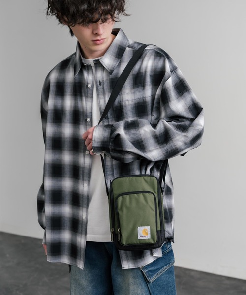 Carhartt(カーハート)の「Carhartt カーハート Crossbody Zip Bag 縦型クロスボディバッグ/ワンポイントロゴ斜め掛けショルダーバッグ(ショルダーバッグ・メンズ・ブラック/ブラウン/オリーブ・FREE)」の15枚目の写真