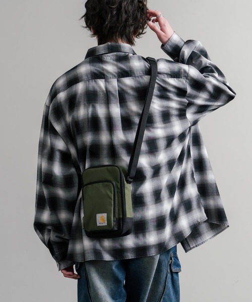 Carhartt(カーハート)の「Carhartt カーハート Crossbody Zip Bag 縦型クロスボディバッグ/ワンポイントロゴ斜め掛けショルダーバッグ(ショルダーバッグ・メンズ・ブラック/ブラウン/オリーブ・FREE)」の16枚目の写真