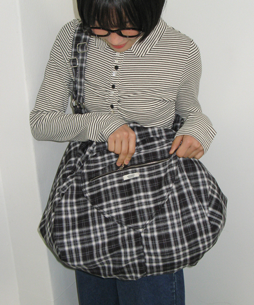 HEART ZIP POCKET 2WAY DUFFLE BAG BLACK（ボストンバッグ）｜RONRON
