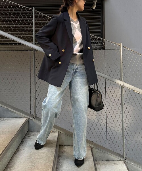 fredy emue（フレディエミュ）の「【3サイズ展開/オンオフ使える】ダブルブレストジャケット（テーラードジャケット・レディース・ネイビー/ベージュ・34/38/36）」の3枚目の写真