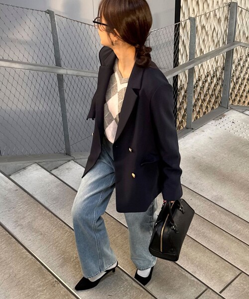 fredy emue（フレディエミュ）の「【3サイズ展開/オンオフ使える】ダブルブレストジャケット（テーラードジャケット・レディース・ネイビー/ベージュ・34/38/36）」の5枚目の写真