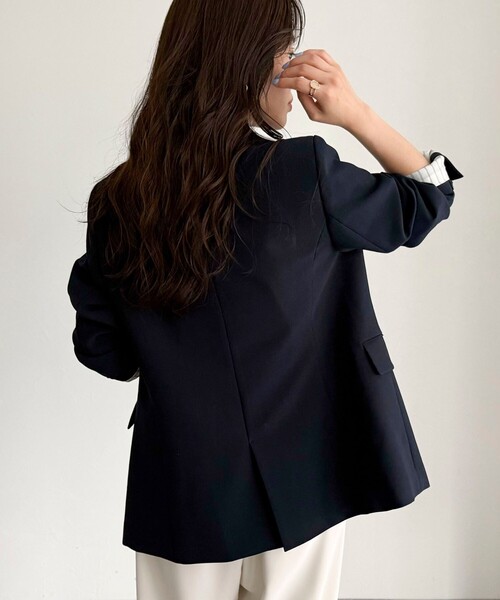 fredy emue（フレディエミュ）の「【3サイズ展開/オンオフ使える】ダブルブレストジャケット（テーラードジャケット・レディース・ネイビー/ベージュ・34/38/36）」の17枚目の写真