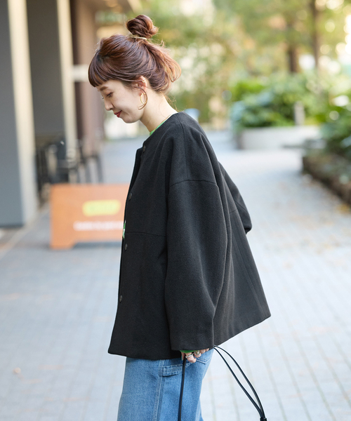 B.C STOCK（ベーセーストック）の「メルトモッサクルーネックショートコート（ノーカラーコート・レディース・アイボリー/ブラック・FREE）」の7枚目の写真