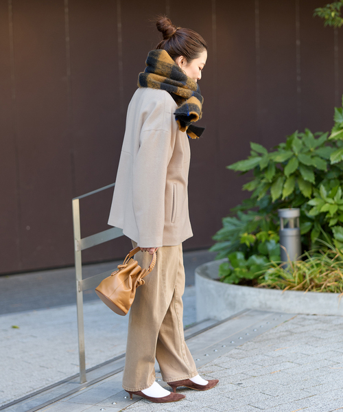 B.C STOCK（ベーセーストック）の「メルトモッサクルーネックショートコート（ノーカラーコート・レディース・アイボリー/ブラック・FREE）」の11枚目の写真