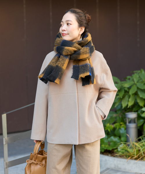 B.C STOCK（ベーセーストック）の「メルトモッサクルーネックショートコート（ノーカラーコート・レディース・アイボリー/ブラック・FREE）」の13枚目の写真