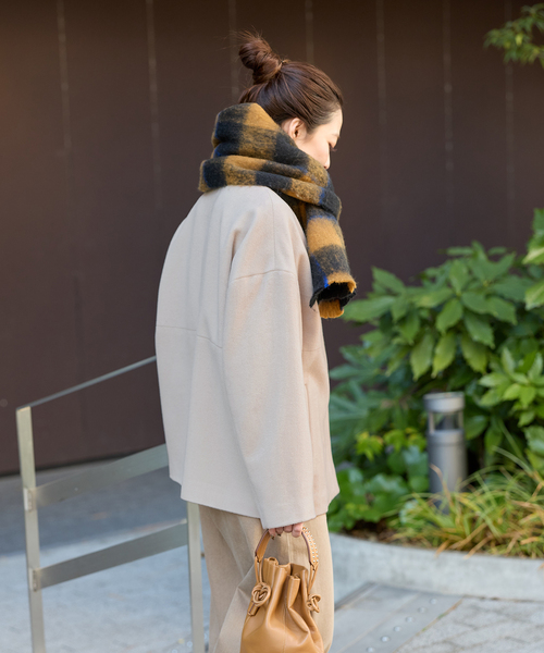 B.C STOCK（ベーセーストック）の「メルトモッサクルーネックショートコート（ノーカラーコート・レディース・アイボリー/ブラック・FREE）」の14枚目の写真