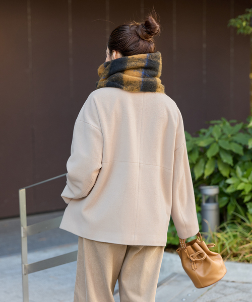 B.C STOCK（ベーセーストック）の「メルトモッサクルーネックショートコート（ノーカラーコート・レディース・アイボリー/ブラック・FREE）」の15枚目の写真