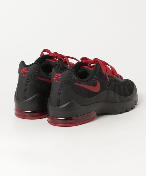 NIKE(ナイキ)の「ナイキ NIKE ナイキ エア マックス インビガー(スニーカー・メンズ・ブラック×レッド・25.0cm/25.5cm/26.0cm/26.5cm/27.0cm/27.5cm/28.0cm)」の2枚目の写真