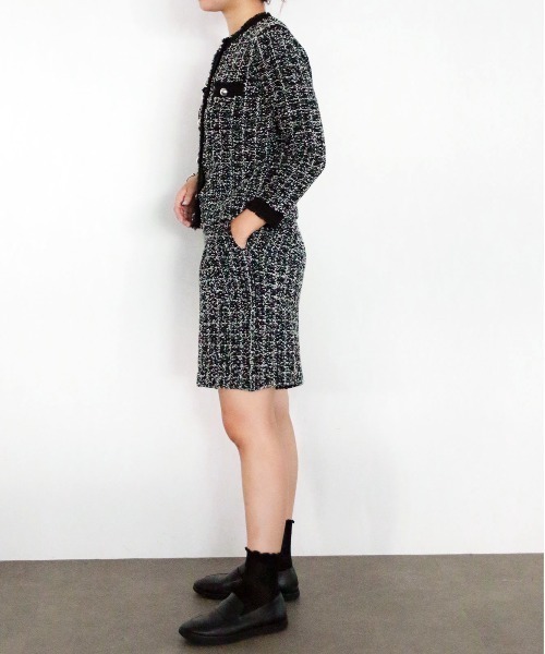 Marilyn Moon(マリリンムーン)の「tweed knit fringe jacket(ノーカラージャケット・レディース・ホワイト/ブラック・FREE)」の19枚目の写真