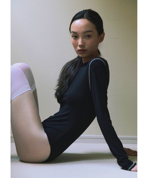 kiehtova（キエトヴァ）の「【kiehtova】CONTRAST STITCH BODY SUIT/コントラストステッチボディスーツ（Tシャツ/カットソー・レディース・ブラック/ダークパープル/ベージュ・FREE）」の4枚目の写真
