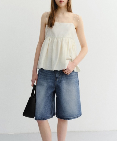 DUNST（ダンスト）の「【DUNST】デニムショーツ RELAXED BERMUDA DENIM SHORTS（デニムパンツ・レディース・インディゴブルー/ライトブルー・M/S）」の8枚目の写真