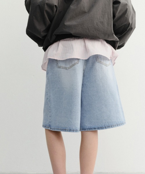 DUNST（ダンスト）の「【DUNST】デニムショーツ RELAXED BERMUDA DENIM SHORTS（デニムパンツ・レディース・インディゴブルー/ライトブルー・M/S）」の11枚目の写真