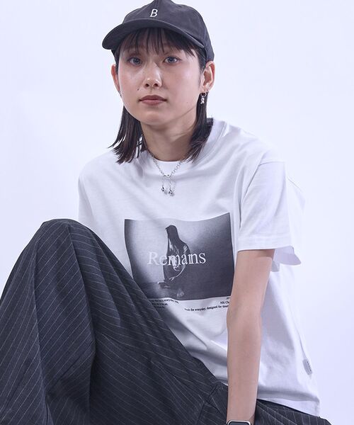 FFEIN(フェイン)の「【FFEIN(フェイン)】モノトーンフォトプリントショート丈Tシャツ / Tシャツ クルーネック 半袖 プリント フォト 【短丈】(Tシャツ/カットソー・メンズ・ブラック/アッシュグレー/ホワイト・LARGE/MEDIUM/SMALL)」の2枚目の写真