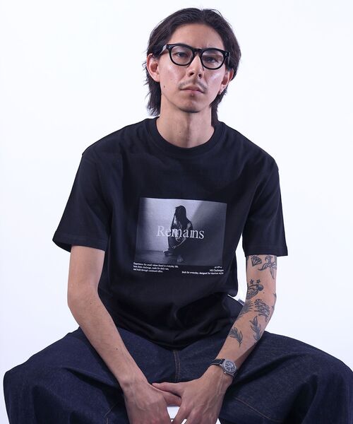 FFEIN(フェイン)の「【FFEIN(フェイン)】モノトーンフォトプリントショート丈Tシャツ / Tシャツ クルーネック 半袖 プリント フォト 【短丈】(Tシャツ/カットソー・メンズ・ブラック/アッシュグレー/ホワイト・LARGE/MEDIUM/SMALL)」の12枚目の写真