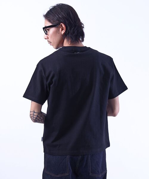 FFEIN(フェイン)の「【FFEIN(フェイン)】モノトーンフォトプリントショート丈Tシャツ / Tシャツ クルーネック 半袖 プリント フォト 【短丈】(Tシャツ/カットソー・メンズ・ブラック/アッシュグレー/ホワイト・LARGE/MEDIUM/SMALL)」の13枚目の写真