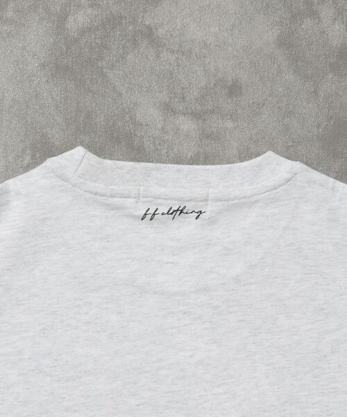 FFEIN(フェイン)の「【FFEIN(フェイン)】モノトーンフォトプリントショート丈Tシャツ / Tシャツ クルーネック 半袖 プリント フォト 【短丈】(Tシャツ/カットソー・メンズ・ブラック/アッシュグレー/ホワイト・LARGE/MEDIUM/SMALL)」の6枚目の写真