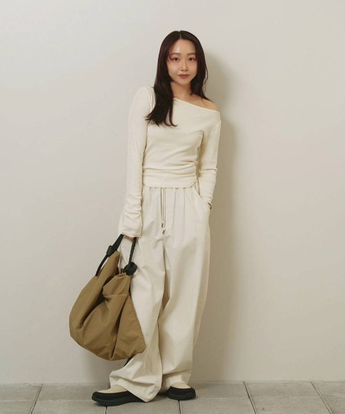 TODAYFUL(トゥデイフル)の「Easy Chino Pants(その他パンツ・レディース・バーガンディー/キナリ/ブラック・38inch/36inch)」の11枚目の写真