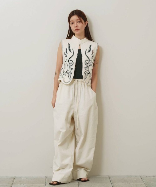 TODAYFUL(トゥデイフル)の「Easy Chino Pants(その他パンツ・レディース・バーガンディー/キナリ/ブラック・38inch/36inch)」の16枚目の写真