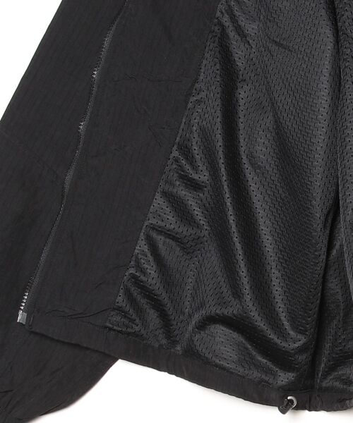 MAGIC NUMBER（マジック ナンバー）の「【MAGIC NUMBER】RETRO NYLON TRACK JK（ナイロンジャケット・メンズ・グレー/ブラック・MEDIUM/LARGE）」の4枚目の写真