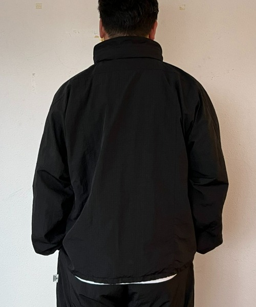 MAGIC NUMBER(マジック ナンバー)の「【MAGIC NUMBER】RETRO NYLON TRACK JK(ナイロンジャケット・メンズ・グレー/ブラック・MEDIUM/LARGE)」の7枚目の写真