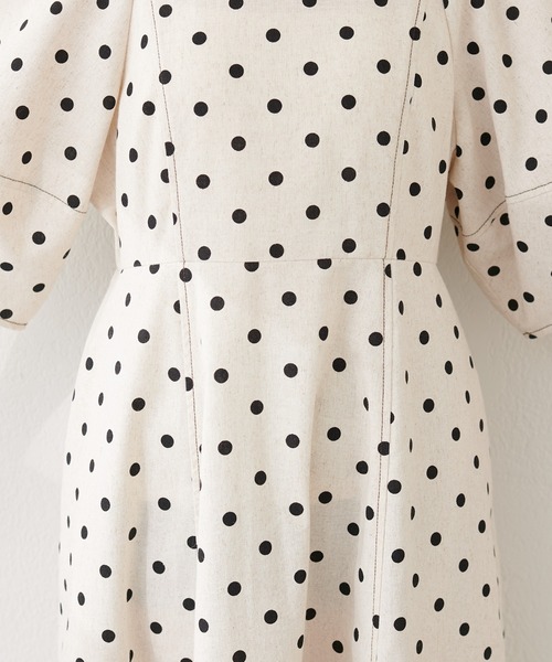natural couture(ナチュラルクチュール)の「ランタンスリーブワンピース(ワンピース・レディース・アイボリー/ドット/インディゴブルー・LARGE/MEDIUM)」の21枚目の写真