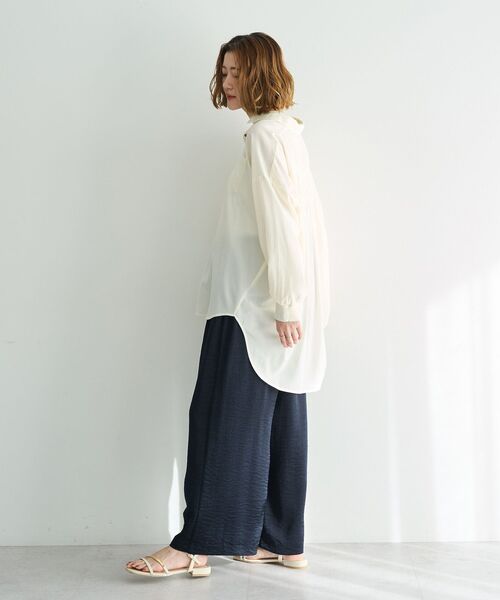 YECCA VECCA（イェッカヴェッカ）の「バックギャザーロングシャツ（シャツ/ブラウス・レディース・ミント/ネイビー/ラベンダー/アイボリー・FREE）」の17枚目の写真