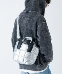 improves（インプローブス）の「メタリック  キルティング ショルダーバッグ（ボディバッグ/ウエストポーチ）」