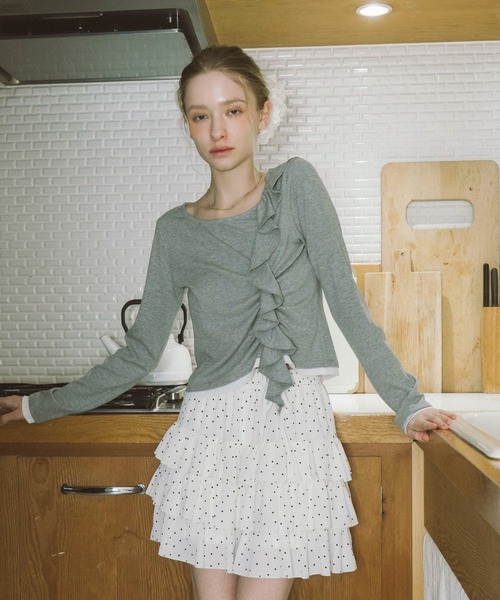 archives（アルシーヴ）の「フリルドロストカットＴＯＰＳ（Tシャツ/カットソー・レディース・ブルー/グレー/ブラック/アイボリー・MEDIUM）」の4枚目の写真